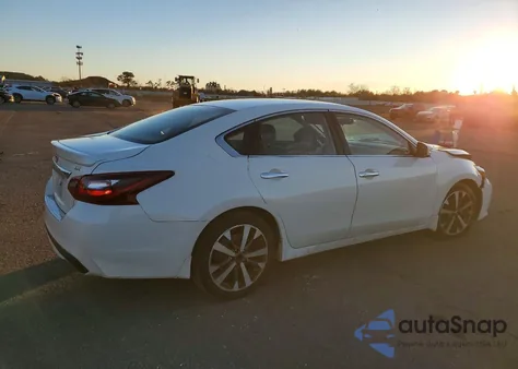 2017 Nissan Altima 2.5 из США, поврежденный, VIN 1N4AL3AP7HC259822